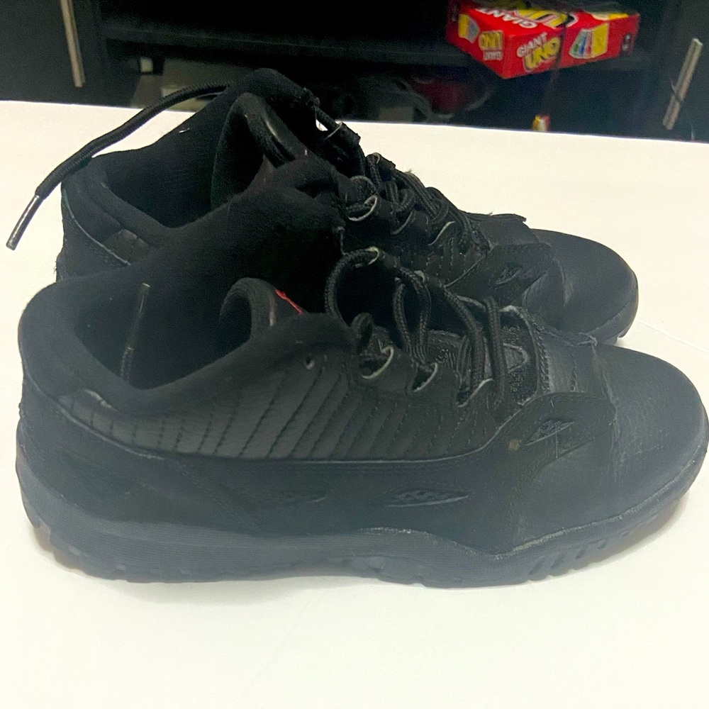 Kids unisex Jordan sneakers low top